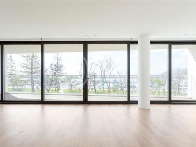 à venda Luxuoso apartamento, Olhão, Faro