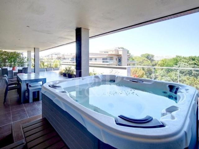 à venda Luxuoso apartamento, Urbanizacao Jardins Cristo Rei Moscavide, Loures, Lisboa