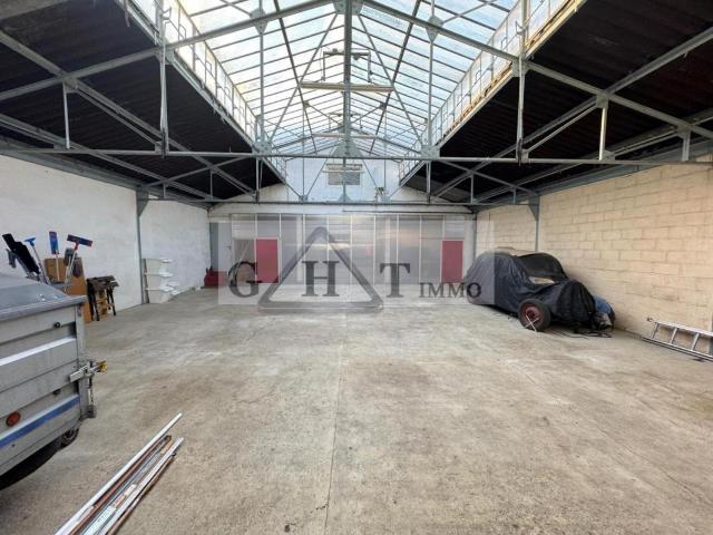 A vendre 410m2 de locaux d'activité à BOBIGNY