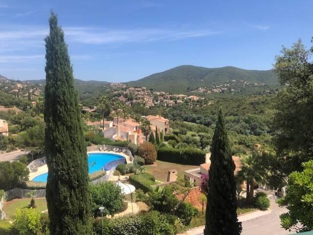 À vendre 451000 € à La Londe Les Maures: maison de 79m²