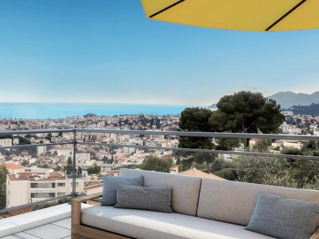 A vendre 5 pièces neuf terrasse vue mer et boxes Le Cann. 157m² Le Cannet