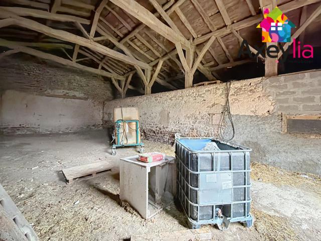 A VENDRE 5MIN DE PARIGNY GRANGE À FORT POTENTIEL POUR HA