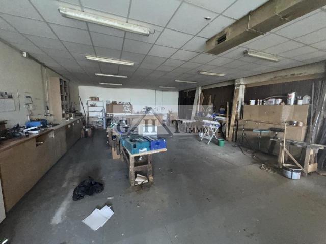 A vendre 650m2 d'entrepot bureaux à Champigny Sur Marne