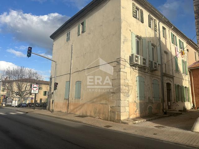 A VENDRE 83470 SAINT MAXIMIN LA SAINTE BAUME APPARTEMENT EN DUPLEX TYPE 8 DE 145 M2 AVEC ASCENCEUR DEUX CAVES