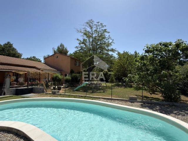 A VENDRE 83470 SAINT MAXIMIN LA SAINTE BAUME MAISON DE PLAIN PIED TYPE 4 DE 108M2 SUR 2450 M2 DE JARDIN PISCINE GARAGE ET STUDIO INDEPENDANT