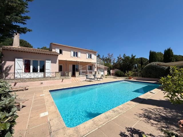 A VENDRE 83470 SAINT MAXIMIN LA SAINTE BAUME MAISON T4 DE 125 M2 SUR 2560 M2 DE JARDIN GARAGE 40 M2 PISCINE