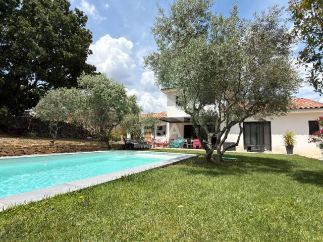 A VENDRE 83470 SAINT MAXIMIN LA SAINTE BAUME MAISON TYPE 5 DE 110M2 SUR 807M2 DE JARDIN GARAGE PISCINE