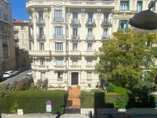 A VENDRE / 06000 NICE/STUDIO / JEAN MEDECIN/