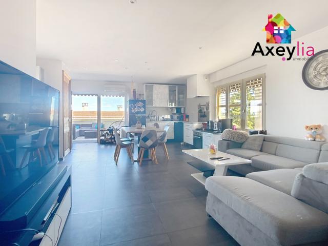 A VENDRE 10MIN DE LE COTEAU MAISON DE VILLAGE ENTIÈREMEN