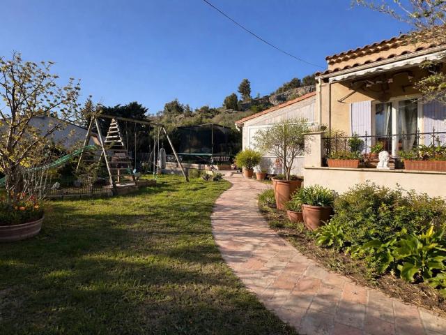 À vendre CHATEAURENARD 2 habitations, 5 chambres, jardin, g