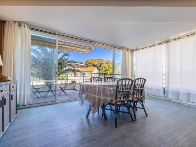 A VENDRE 2 PIECES 46M2 + LOGGIA ET TERRASSE DE 26M2 A LA CO