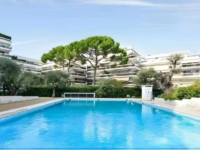 A vendre 2 Pieces 33 m2 Juan les Pins Piscine 33m² Juan les Pins