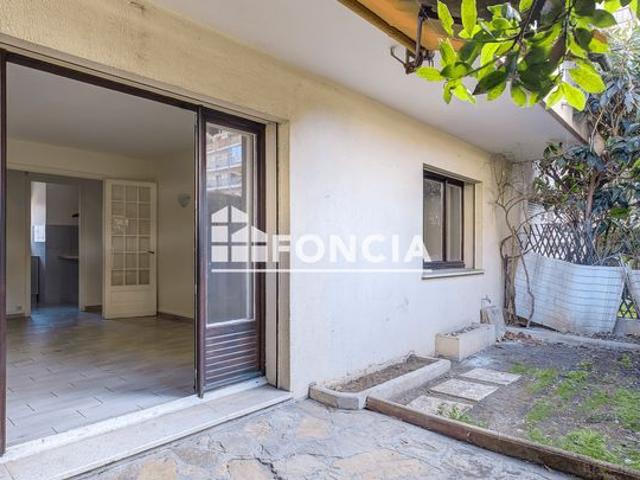 A vendre, 2 pièces en rez de jardin avec cave