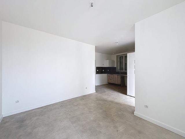À VENDRE 3 APPARTEMENTS T2 BOURGOIN JALLIEU OU IMMEUBLE