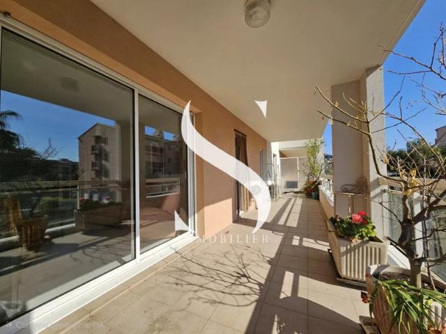 A vendre 3 pièces lumineux 2 terrasses et un garage
