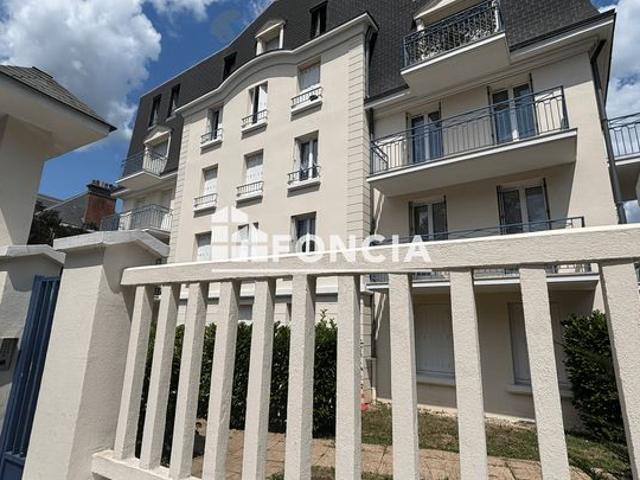 À vendre: T3 avec stationnement privé et cave