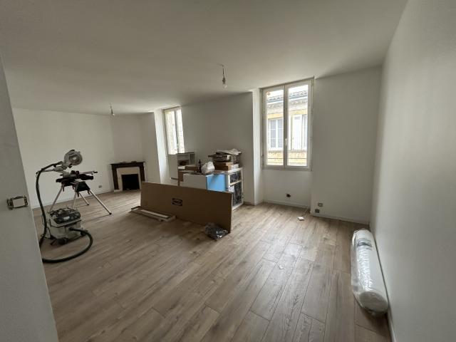 A VENDRE T3 REFAIT A NEUF SAINT NICOLAS