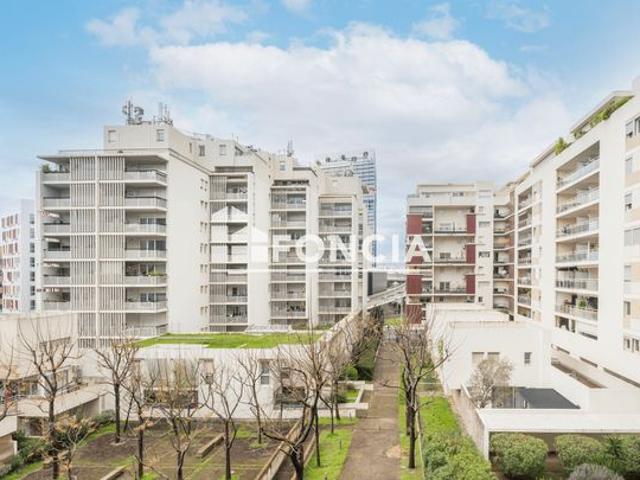 À vendre – T2 45 m² avec grand balcon et box – Résidence L’Îlot – Marseille 13002 La Joliette