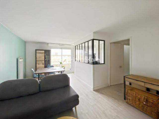 A VENDRE T2 CHARTRONS AVEC BALCON ET STATIONNEMENT