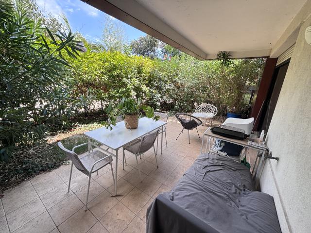 À vendre T2 de 31 m2 Quartier Aiguelongue Rez de jardin vendu loué