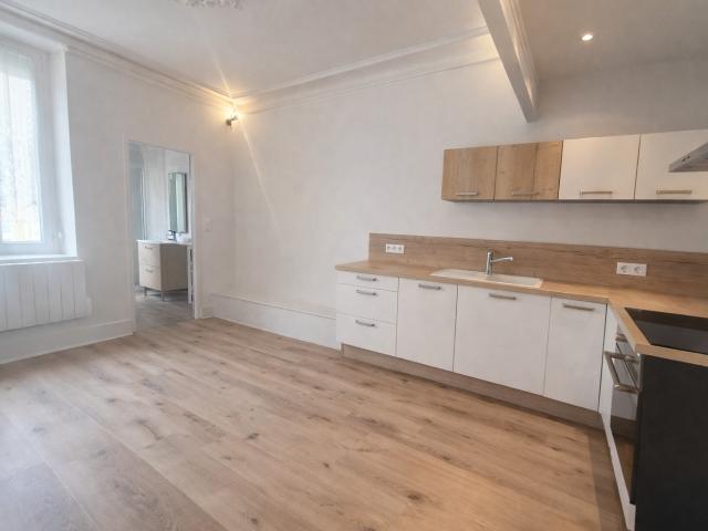 À vendre T2 entièrement rénové Dijon rue Gambetta, proche centre ville