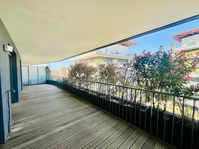 A VENDRE T2 HOTEL DE REGION