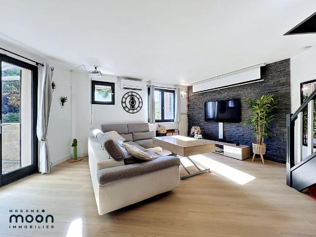 A Vendre T4 Duplex 75m² avec terrasse et Garage Secteur Perron