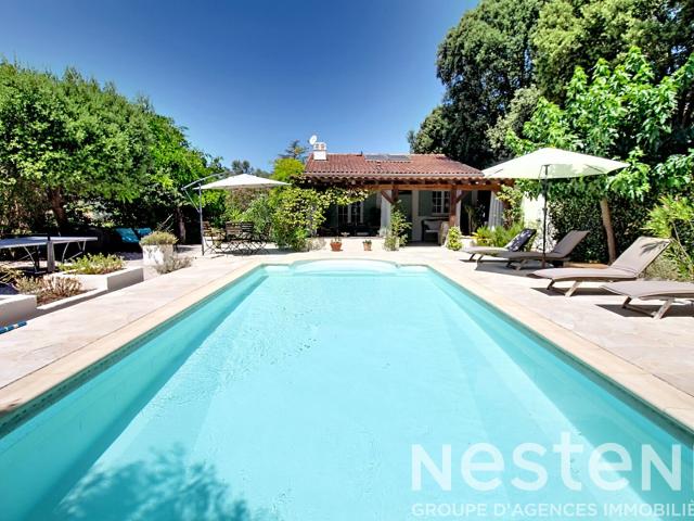 A VENDRE TARADEAU Villa avec piscine sur 1 450 m² de terrain. 127m² Taradeau
