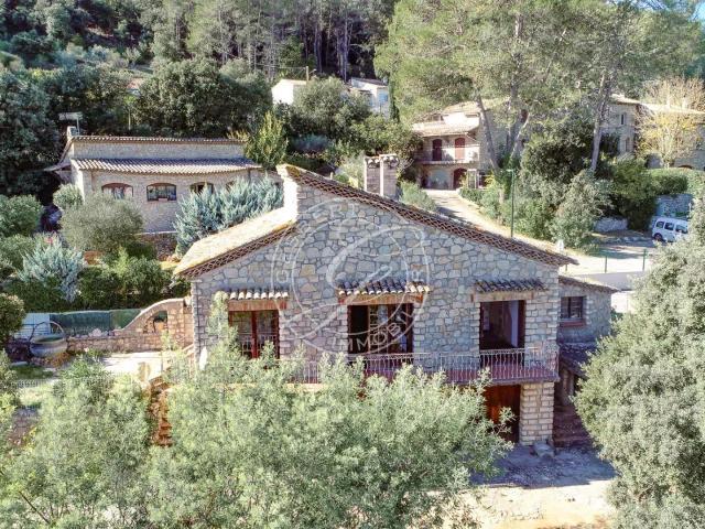 A Vendre Taradeau Maison de caractère avec vue et à pied a. 56m² Taradeau