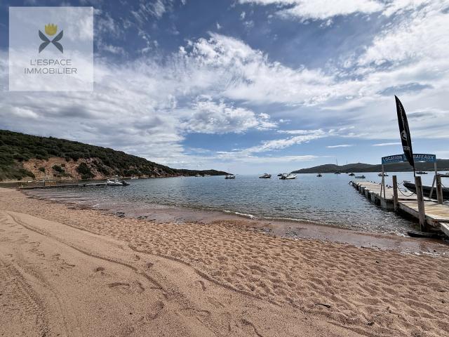 À vendre Terrain avec permis purgé et villa en cours de construction Bonifacio