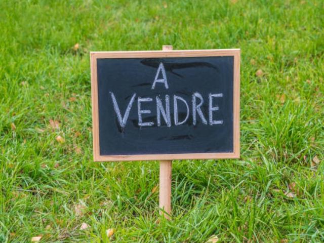 A Vendre: Terrain à Bâtir