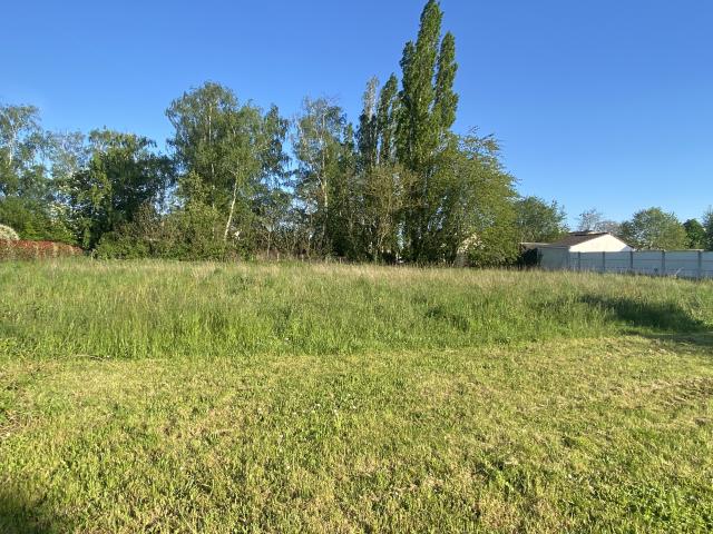 A VENDRE TERRAIN A BATIR TRAINOU