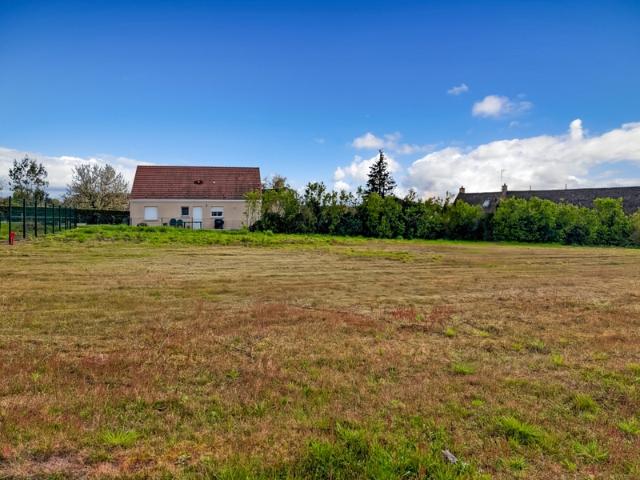 À vendre – Terrain constructible de 1 600 m² à Ouroux sur Saône hors lotissement