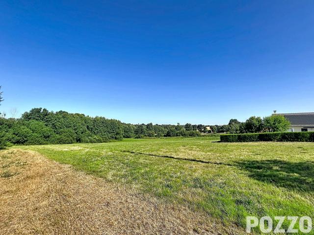 A VENDRE TERRAIN CONSTRUCTIBLE DE 1 000 M2 A VIESSOIX 14