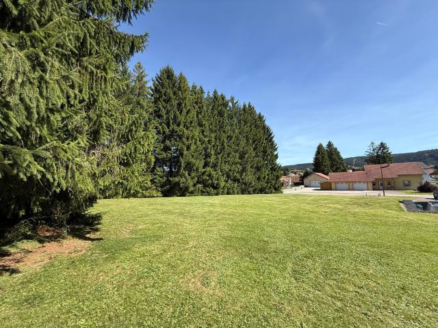 À vendre Terrain constructible viabilisé à Mouthe