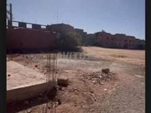 A vendre terrain de 100 m2 constructibles