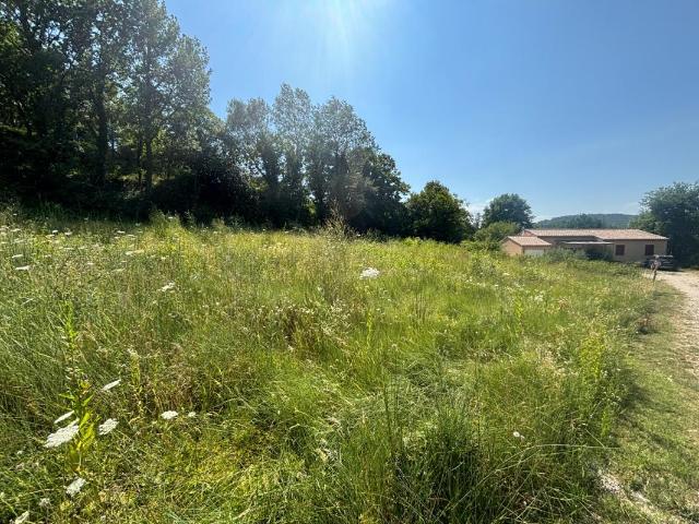 A VENDRE / TERRAIN DE 1088 M² / ENTRECHAUX