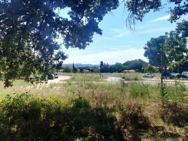 A VENDRE/ TERRAIN DE 680M² / BOLLENE / FRAIS DE NOTAIRE OFFERTS