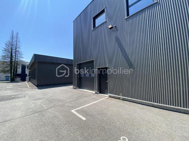 À VENDRE – Travées artisanales à Vallières sur Fier 74