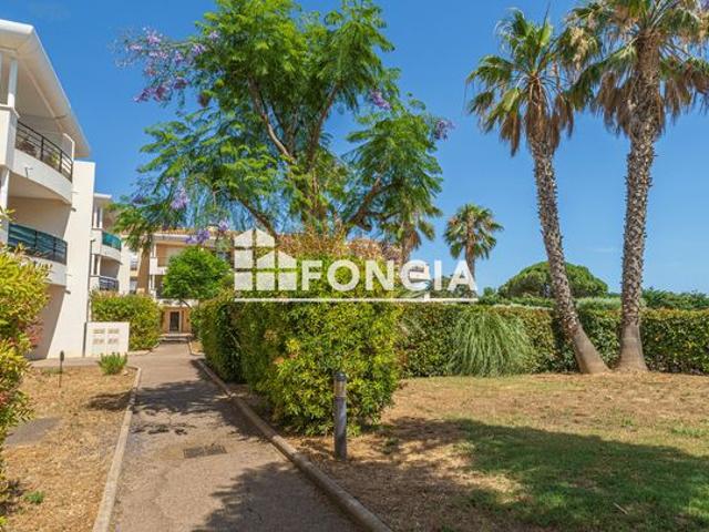 À VENDRE – Type 3 avec terrasse  Parking Résidence avec piscine