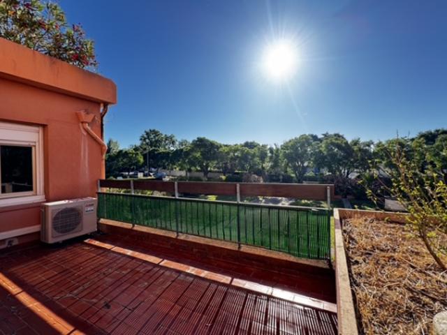 A vendre type 4 94m2 ascenseur terrasse et garage