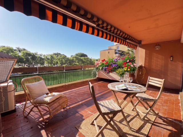 A vendre type 4 94m2 ascenseur terrasse et garage