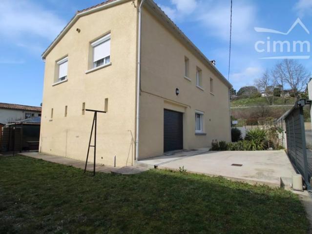 A vendre une maison avec, logement indépendant, garage et jardin