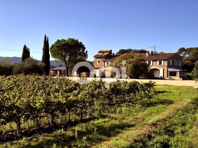 À Vendre Var Propriété de caractère – 3 hectares Bastide provençale avec dépendances, vue panoramique / Gonfaron – Massif des Maures