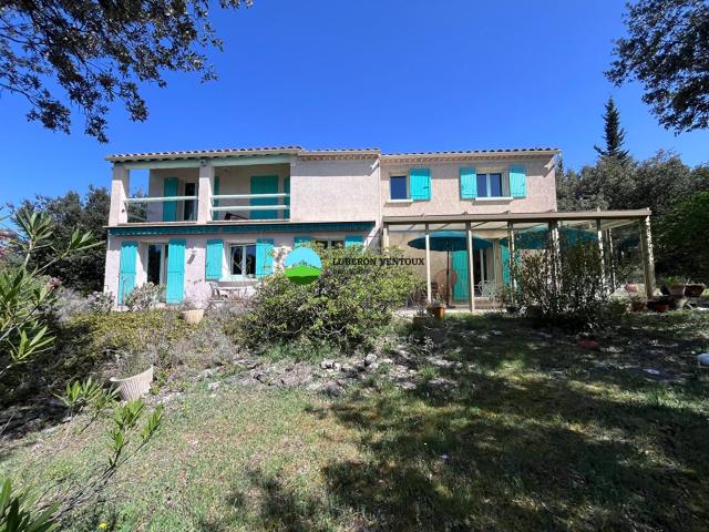 A Vendre Venasque Belle Villa De 220 m² environ sur 4000 m². 227m² Venasque