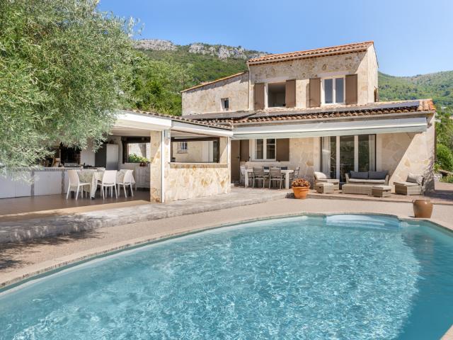 A VENDRE VENCE: Villa individuelle 3 chambres avec piscine et pool house