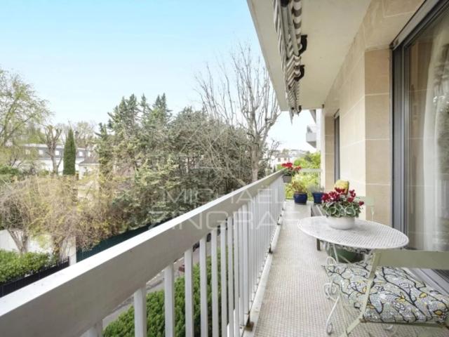 A VENDRE VIAGER SANS RENTE 3 Chambres Parfait état Clair
