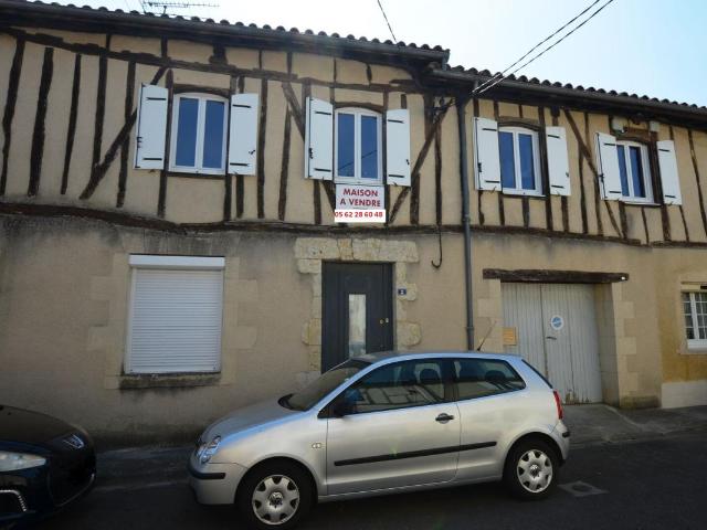 À vendre, Vic Fezensac Gers: charmante maison de ville 4 chambres, 2 au rdc, avec garage et cour, proche commodités