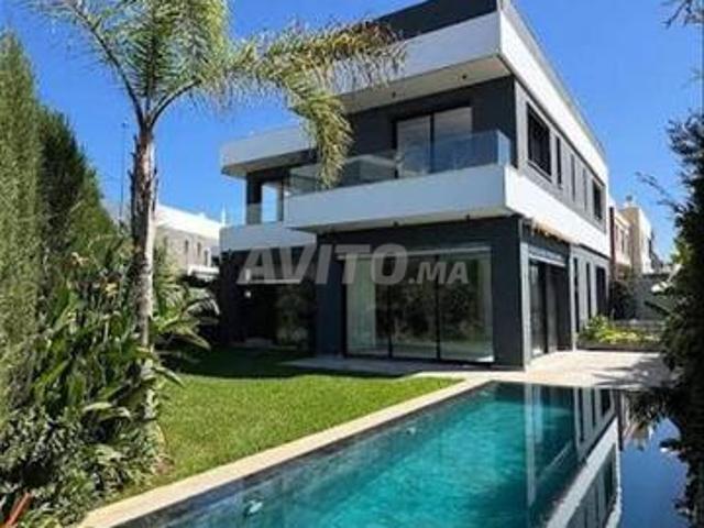 A vendre villa 410 m Avec piscine agadir