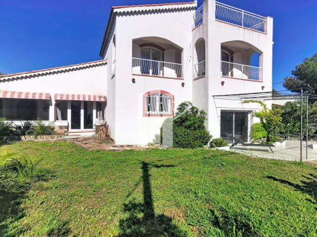 A VENDRE VILLA 7 PIECES DE 155M2 AVEC 5 CHAMBRES SUR 725M2 D